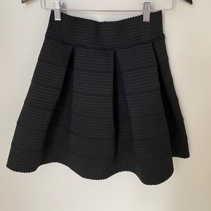 Black skirt. Dry goods. Size M